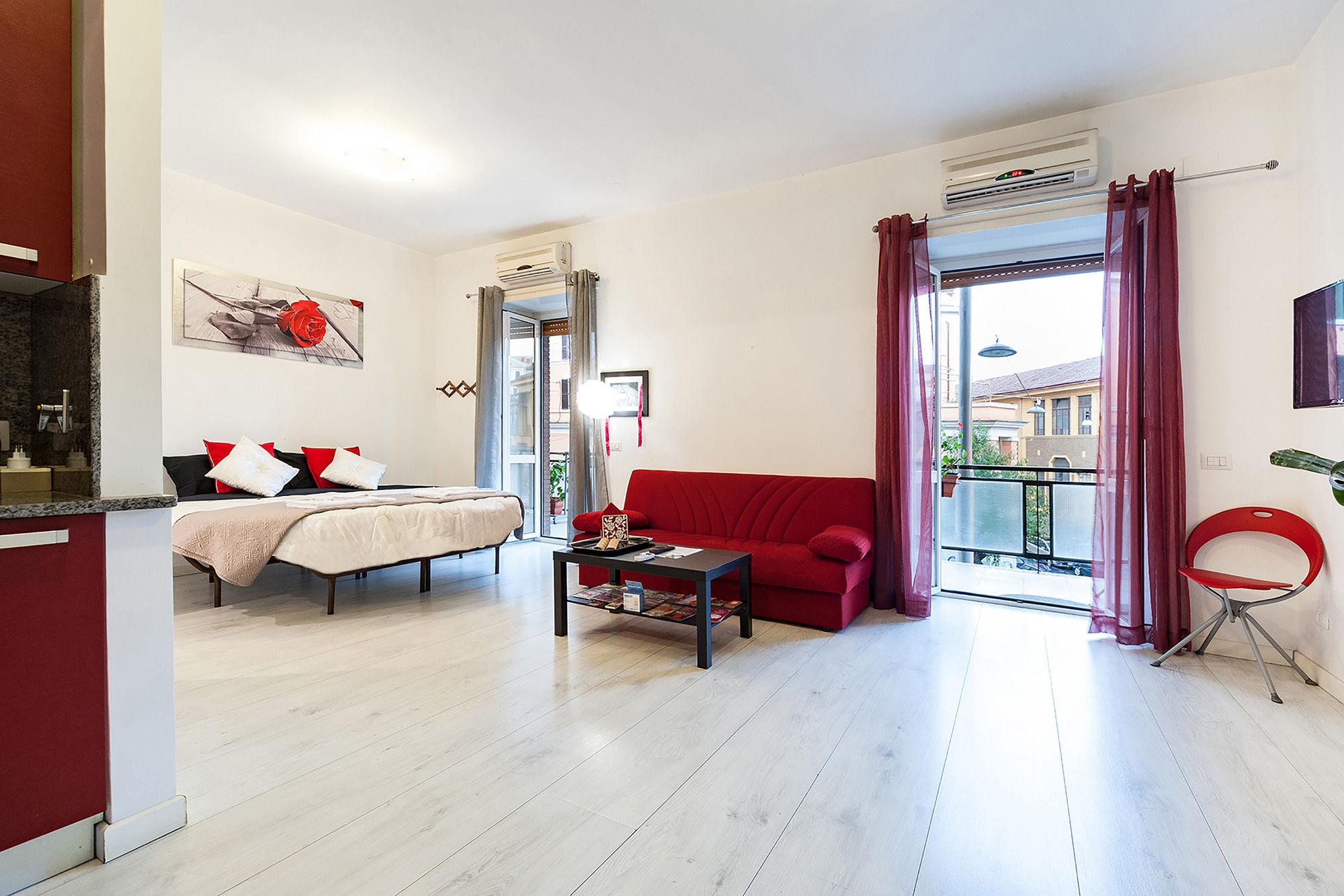 Hosting Flats Guesthouse Рим Екстериор снимка