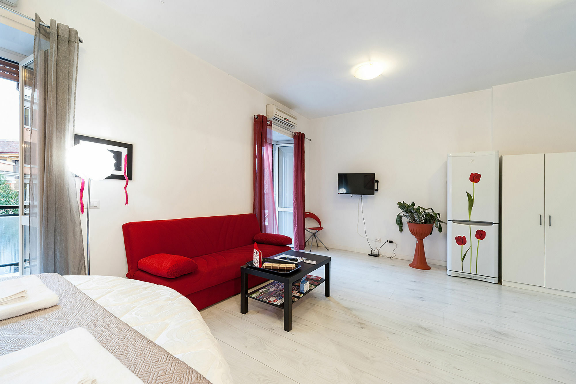 Hosting Flats Guesthouse Рим Екстериор снимка