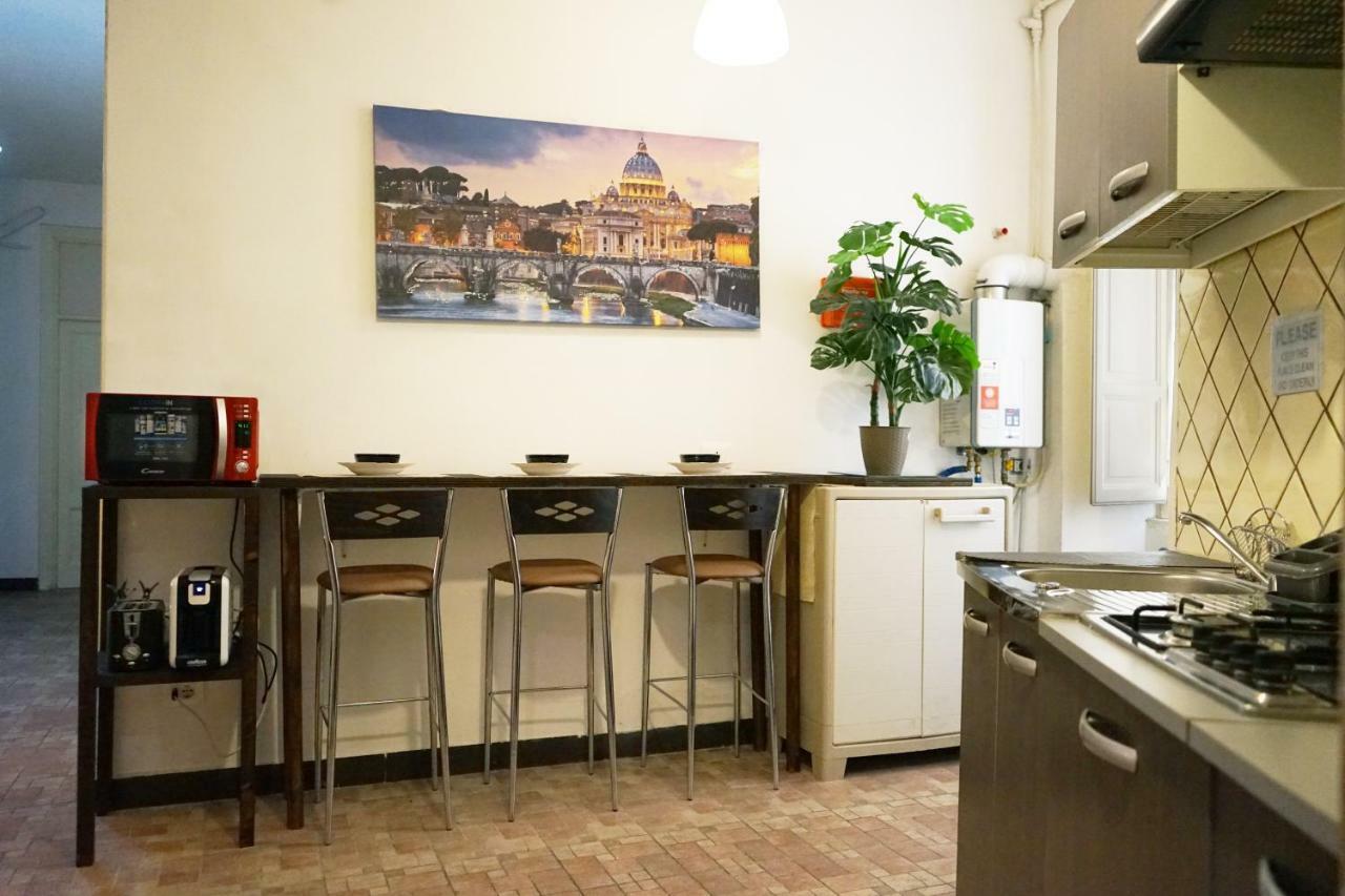 Hosting Flats Guesthouse Рим Екстериор снимка