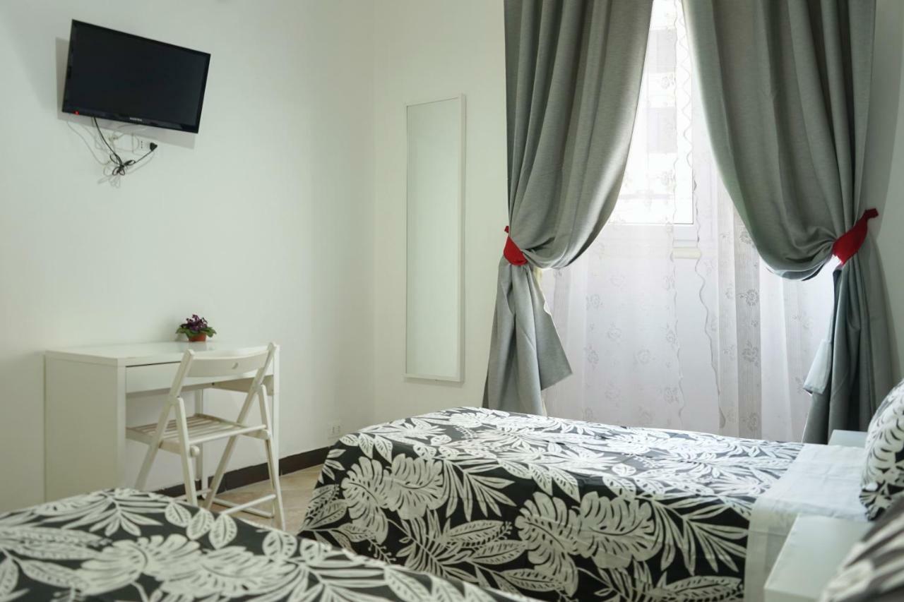 Hosting Flats Guesthouse Рим Екстериор снимка